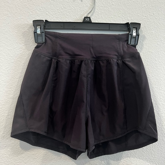 SOLD!! LULULEMON LEAN-IN SHORTS - Picture 2 of 4